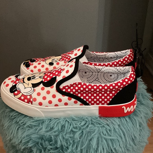 BRAND NEW GIRLS SLIP ON MINNIE MOUSE SHOES SIZE 4! NWT! SMOKE FREE HOME! - Picture 5 of 6
